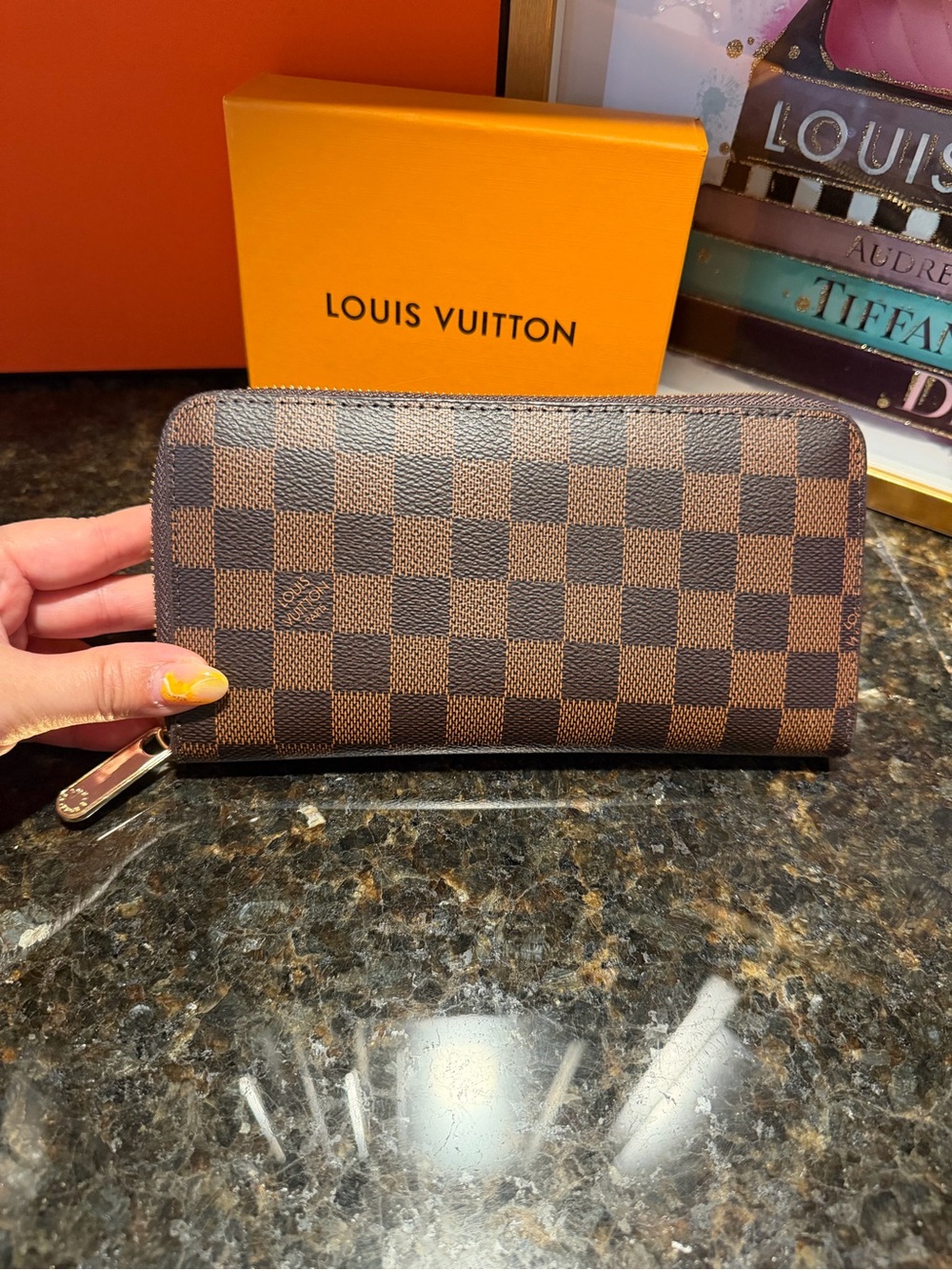 Ébène Checkered Zip Wallet GHW